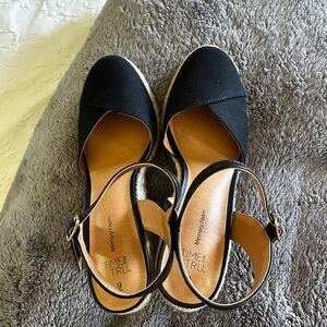 Black espadrille heel